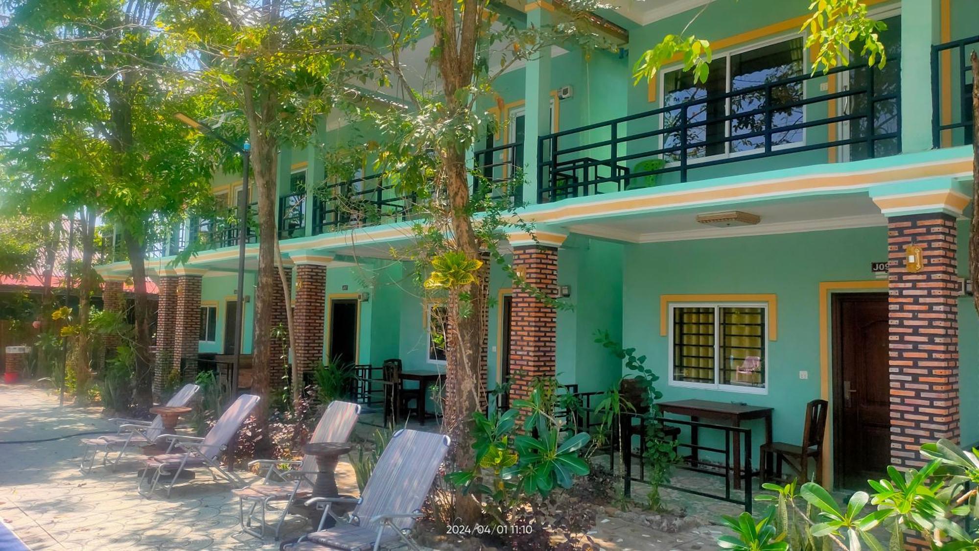 Mabuhay Guesthouse กำปอต ภายนอก รูปภาพ