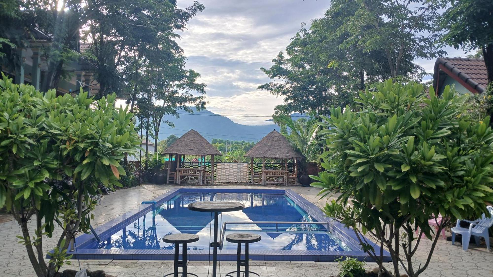 Mabuhay Guesthouse กำปอต ภายนอก รูปภาพ
